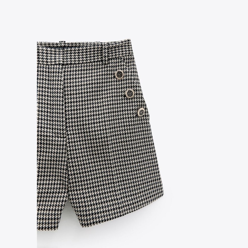 SOLD! ZARA High-Waisted Shorts - Picture 10 of 12